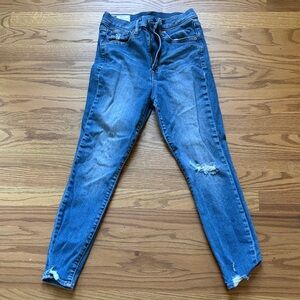 Women’s Blue Distressed Slim Jeans cropped